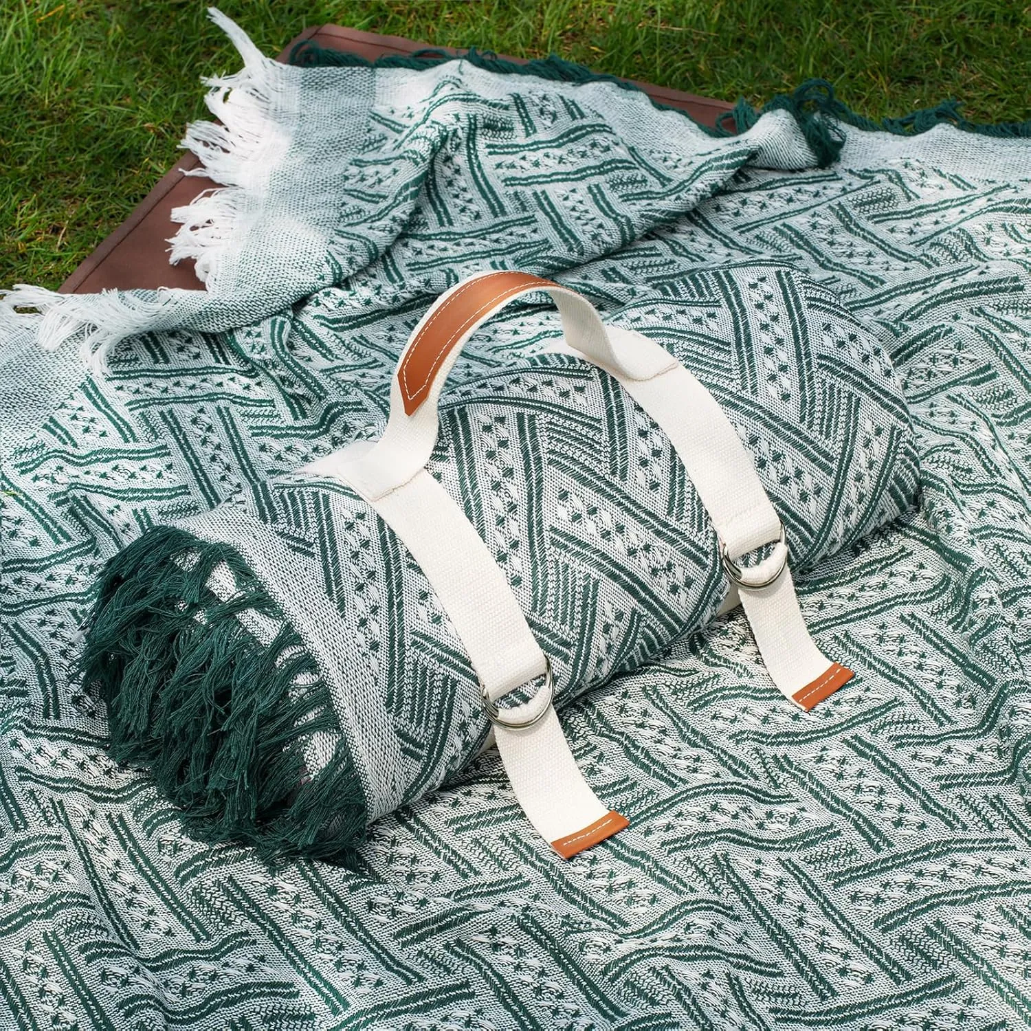2 in 1 Extra Large Camping Blanket Outdoor Picnic Yoga Mat Waterproof Sandproof Lightweight Car Essential Roadtrip Gadget Rv Accessories Glamping Tent Gear Must Haves Hiking Stuff Necessities Gift
