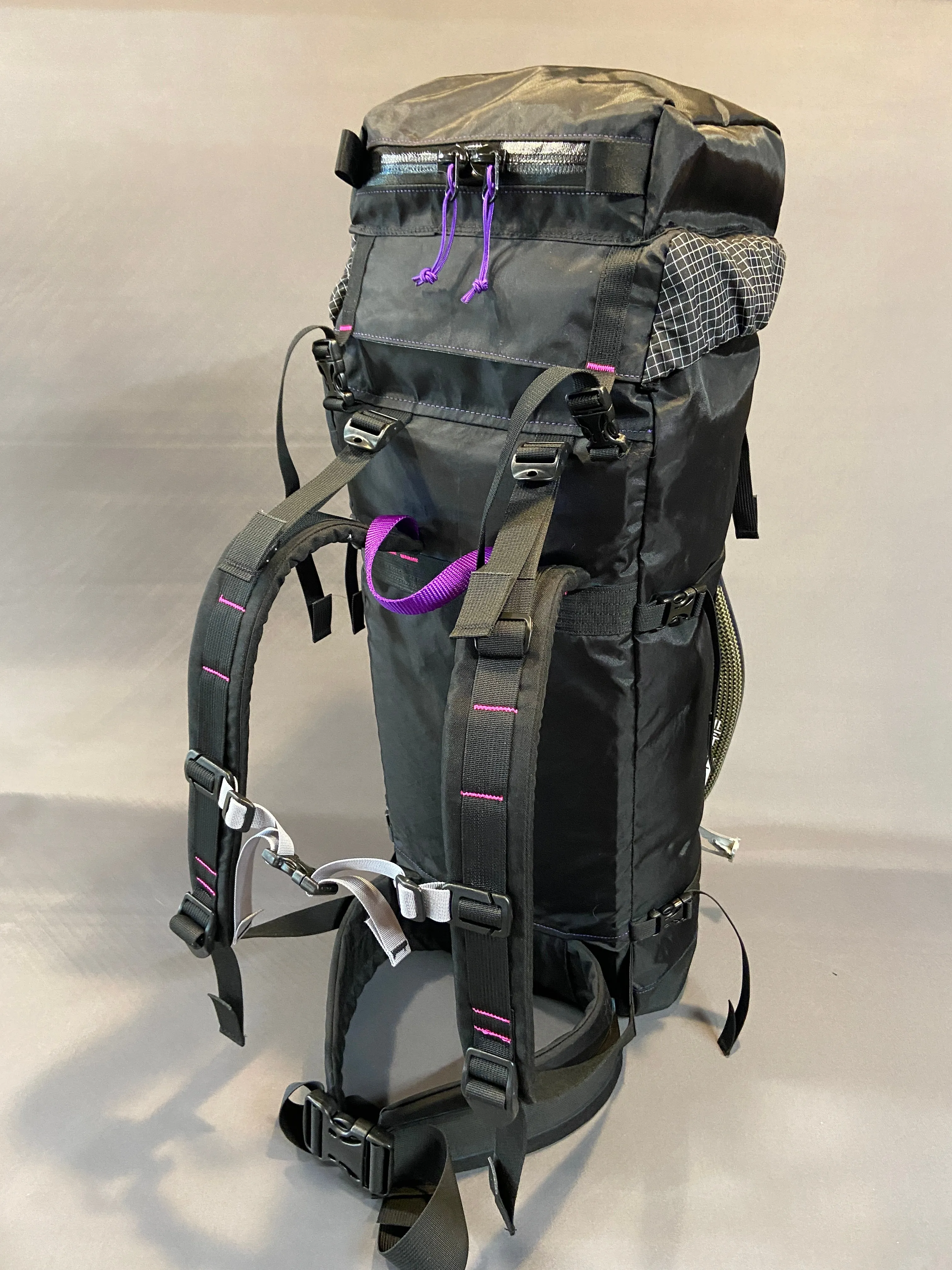 Alpine Machine 30- 50 Liter Pack