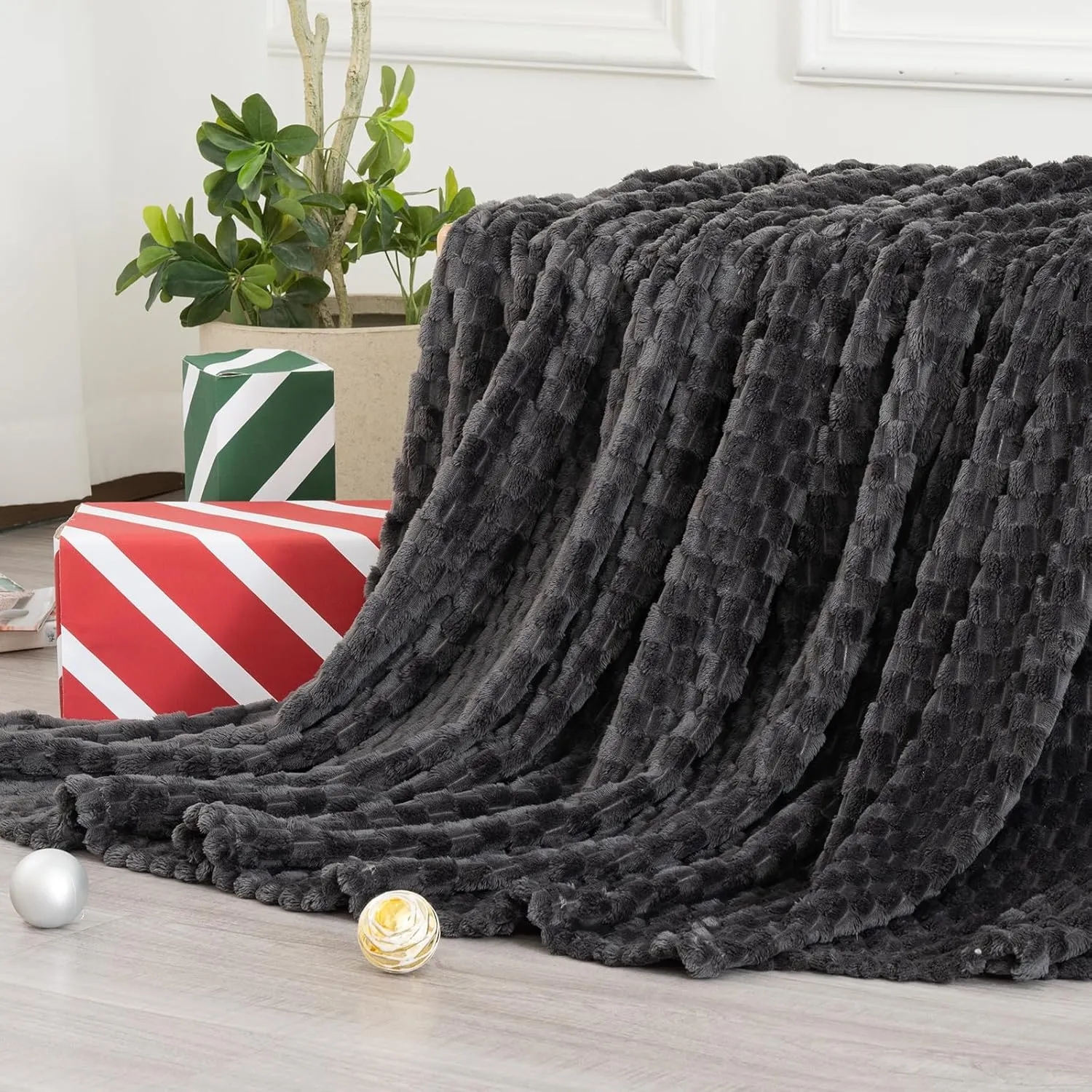 David's Home Ultra Soft Fleece Blanket Queen Size, Warm Lightweight 3D Jacquard Flannel Blanket for Fall Winter, Fluffy Cozy Luxury Plush Suitable for Bed Room Decor,90"x90", Dark Grey