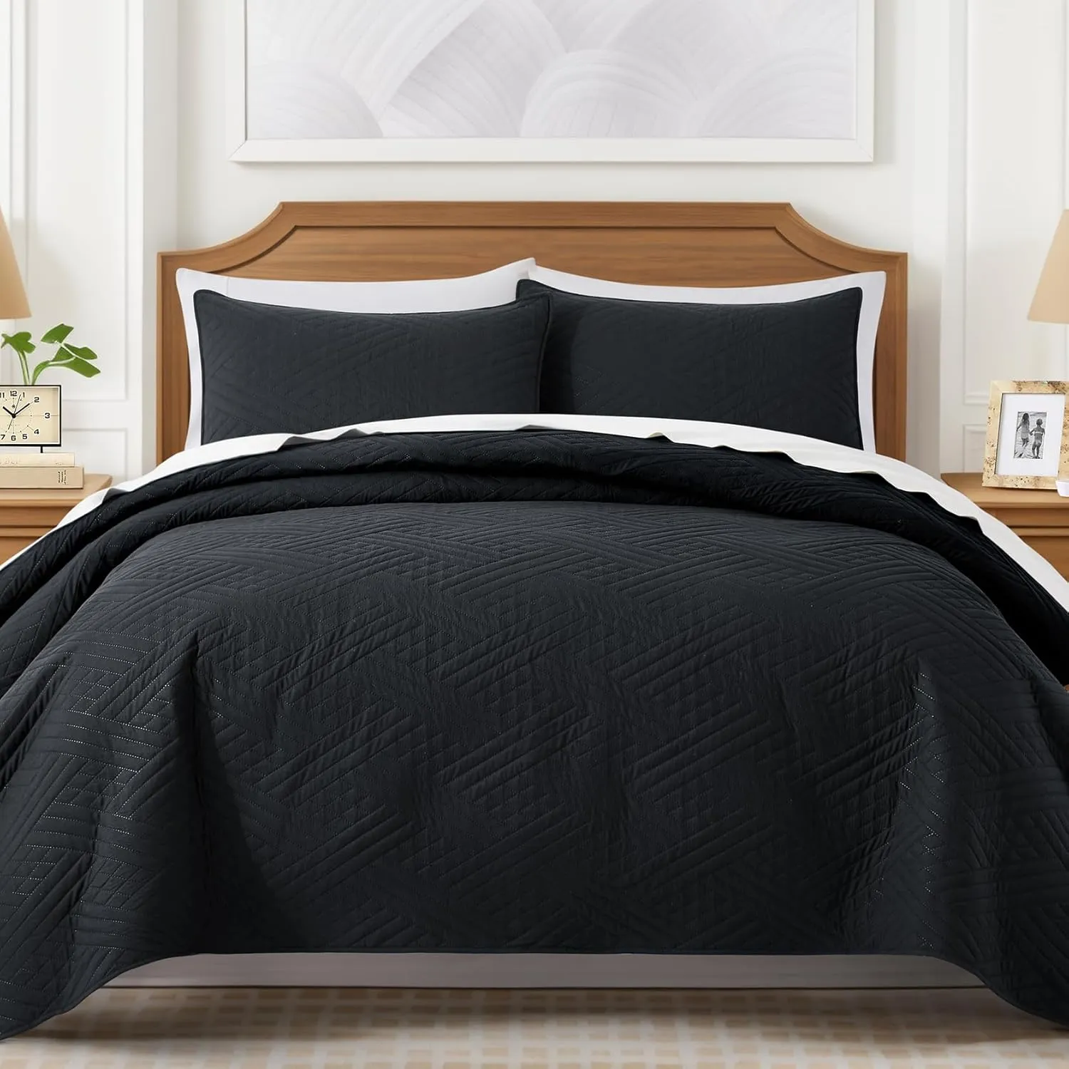 Lavsiry Black Quilt Queen Size with Striped Pattern, Lightweight Soft Summer Thin Microfiber Bedspread & Coverlet Bedding Set for All Seasons - 3 Piece(1 Quilt, 2 Pillow Shams)