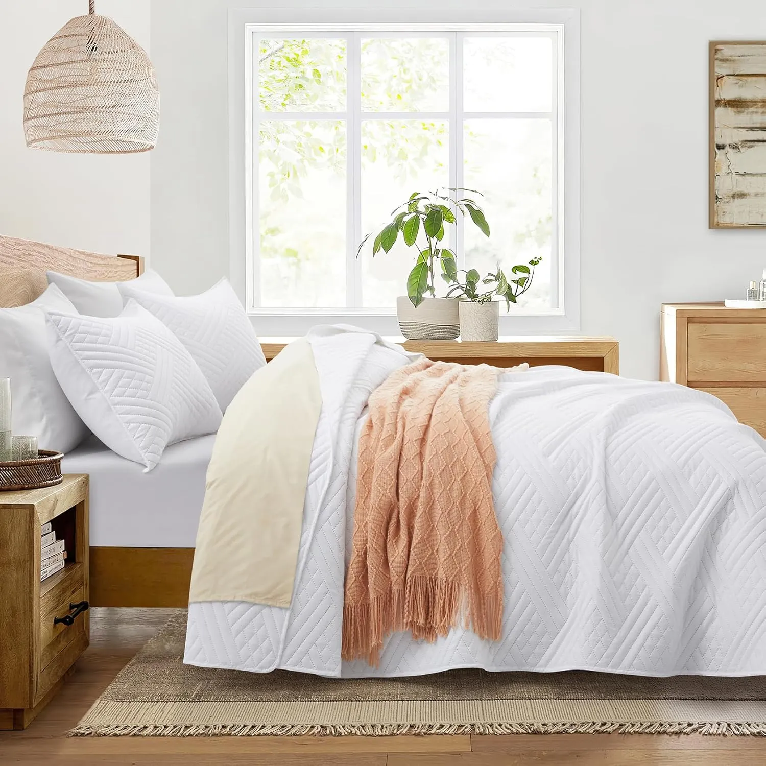 Lavsiry White Quilt Queen Size with Striped Pattern, Lightweight Soft Summer Thin Microfiber Bedspread & Coverlet Bedding Set for All Seasons - 3 Piece(1 Quilt, 2 Pillow Shams)
