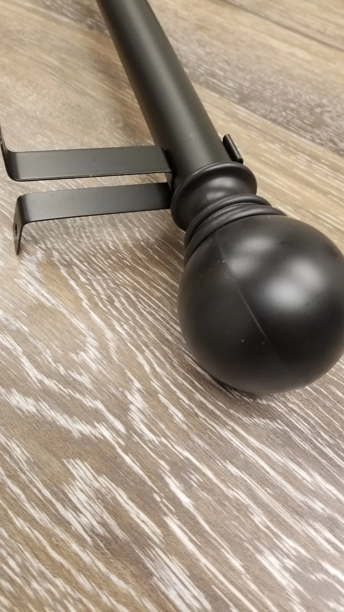 Layla Adjustable Curtain Rod