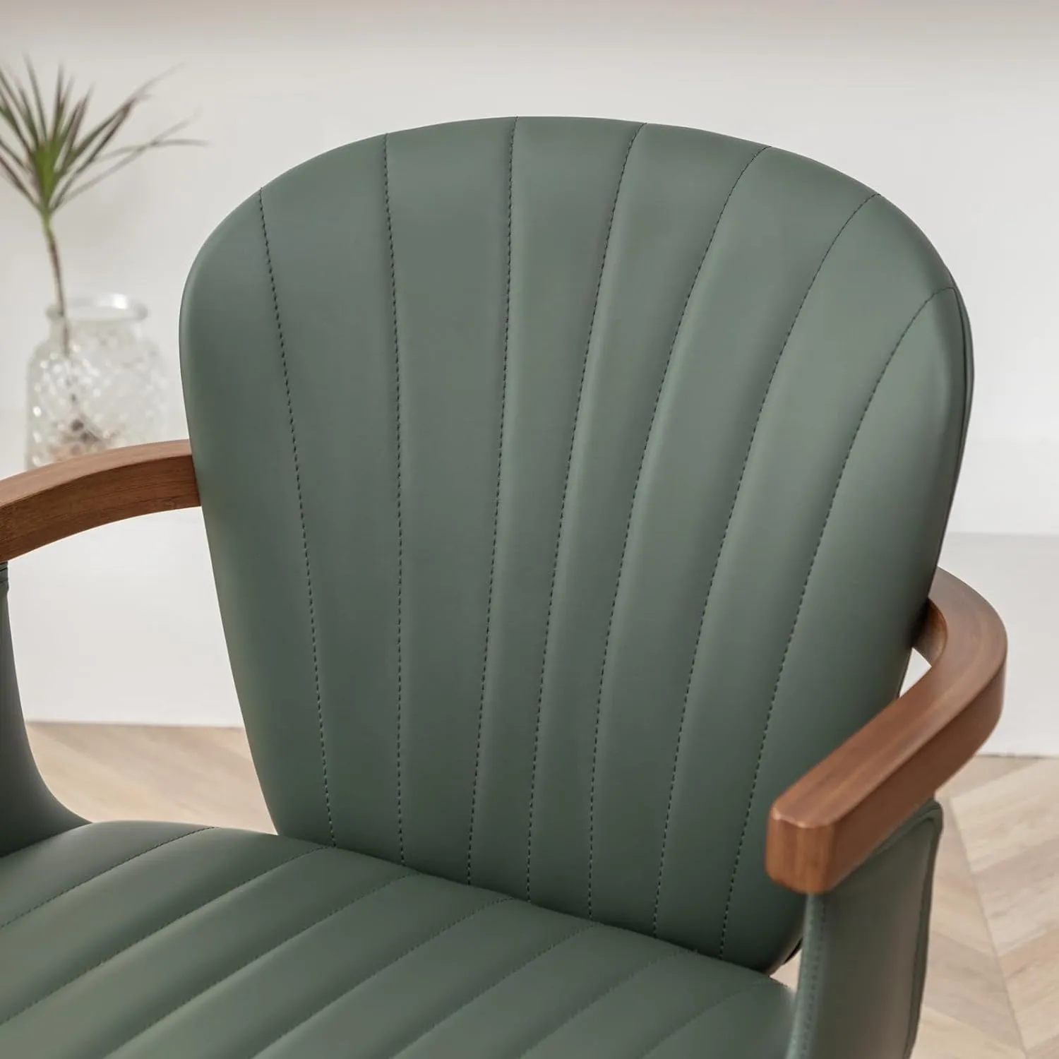 LUNLING Swivel Dining Room Chairs Set of 2, Mid Century Modern Green Faux Leather Kitchen Chairs with Arms,Bamboo Legs Side Chairs No Wheels,Accent Chair for Dining Rooms and Offices
