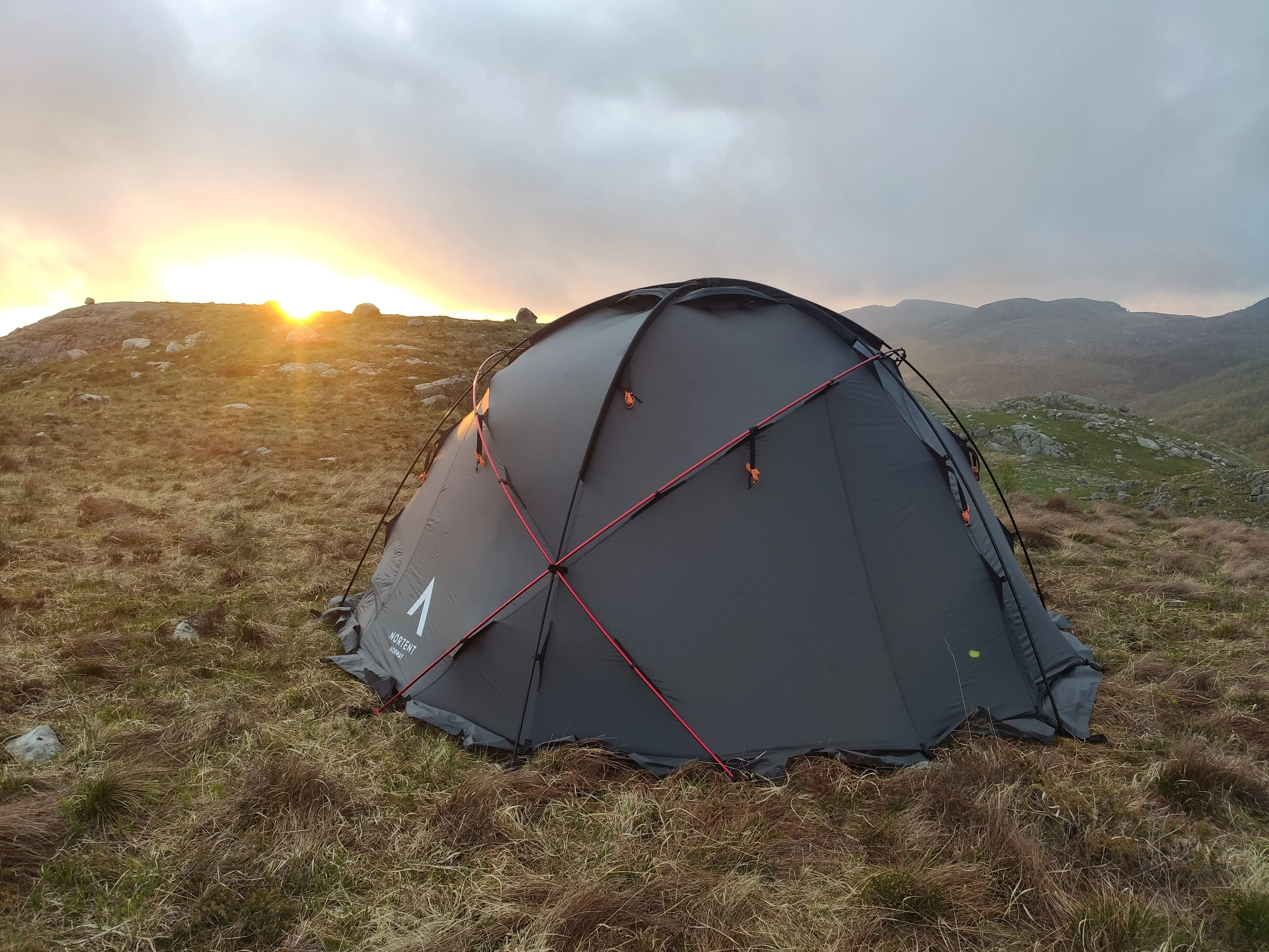 NorTent Gamme 6 - Winter Hot Tent for 6 People - Arctic Light