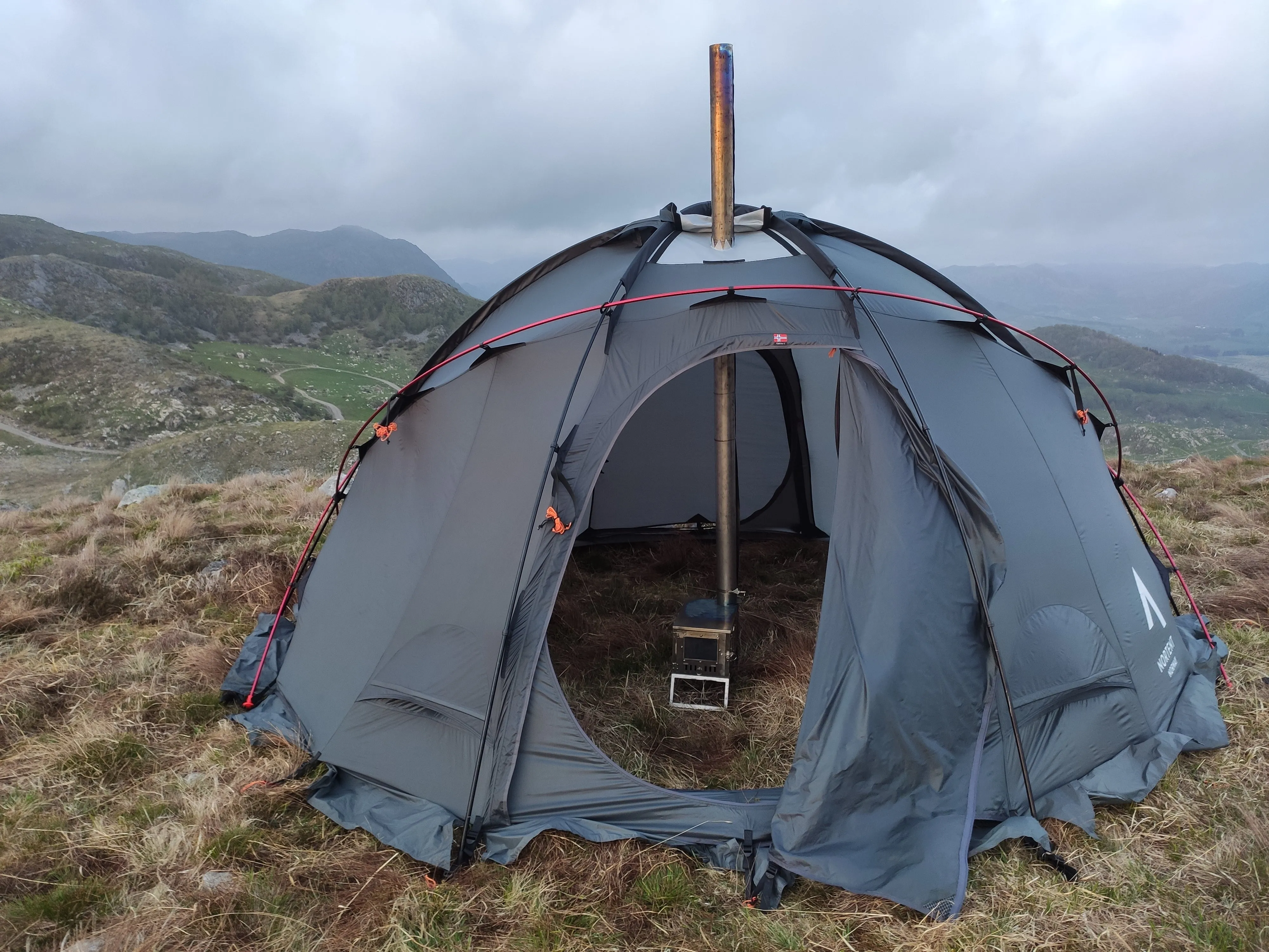 NorTent Gamme 6 - Winter Hot Tent for 6 People - Arctic Light