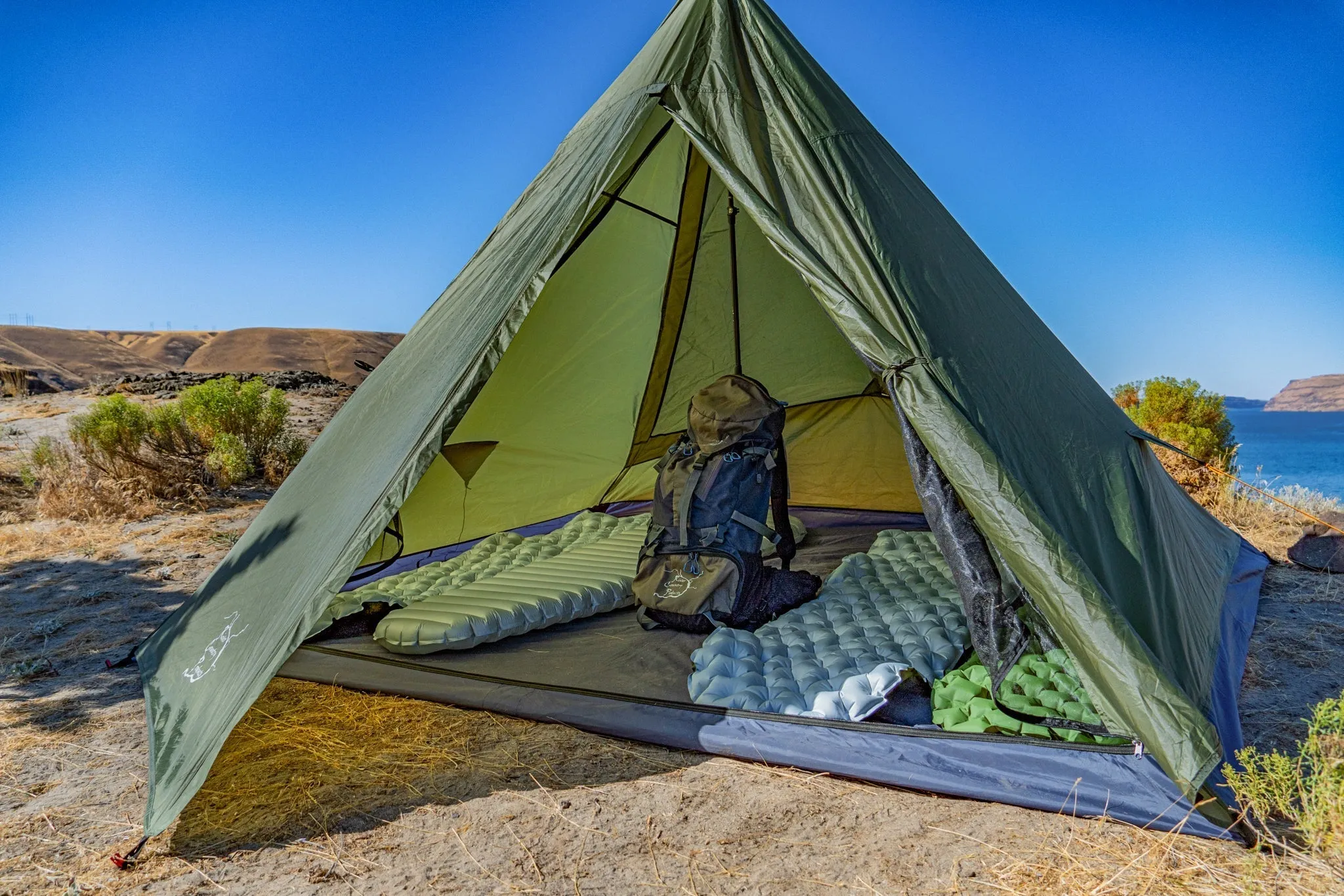 Trekker Tent 4 Family 4-Person Backpacking Tent