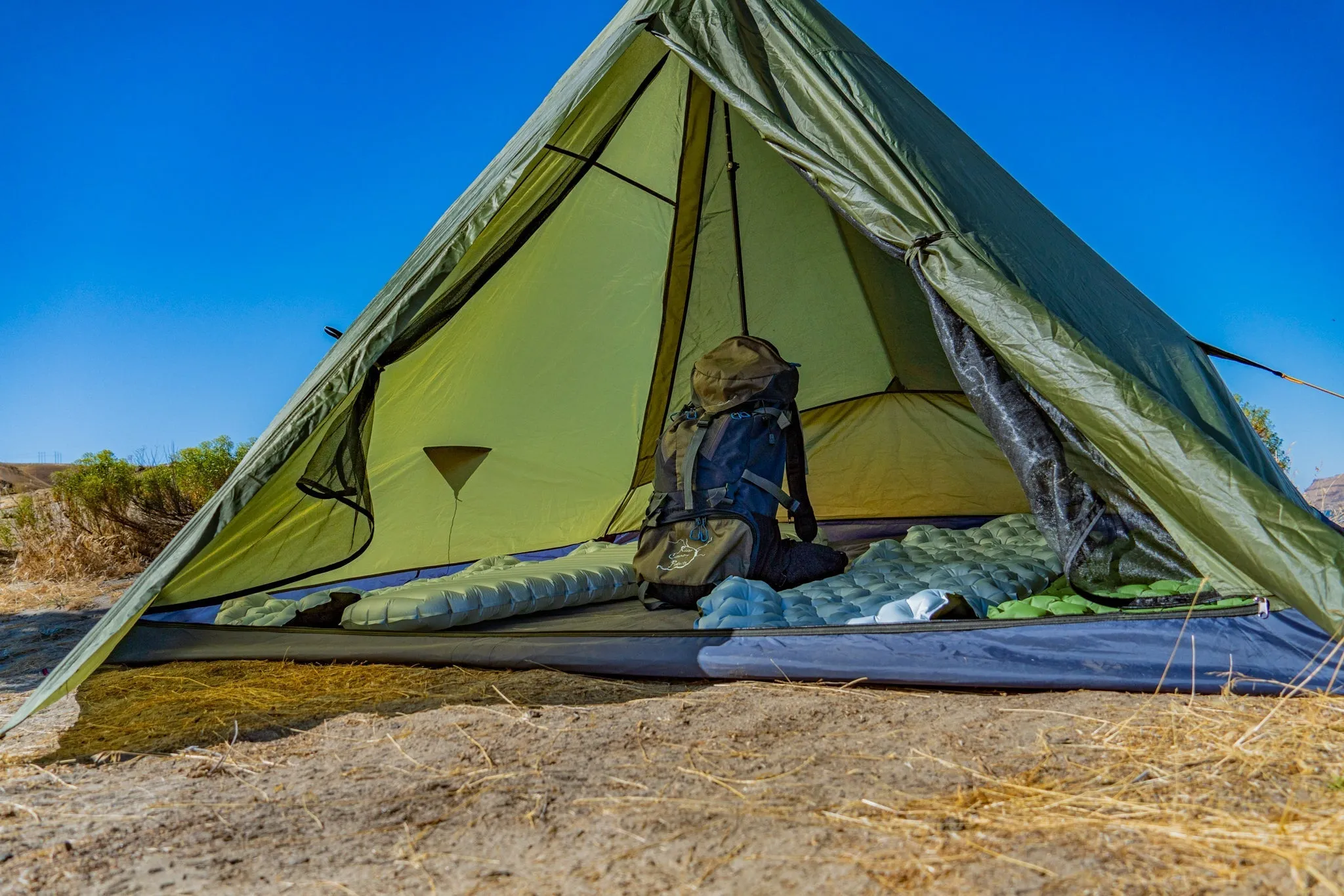 Trekker Tent 4 Family 4-Person Backpacking Tent