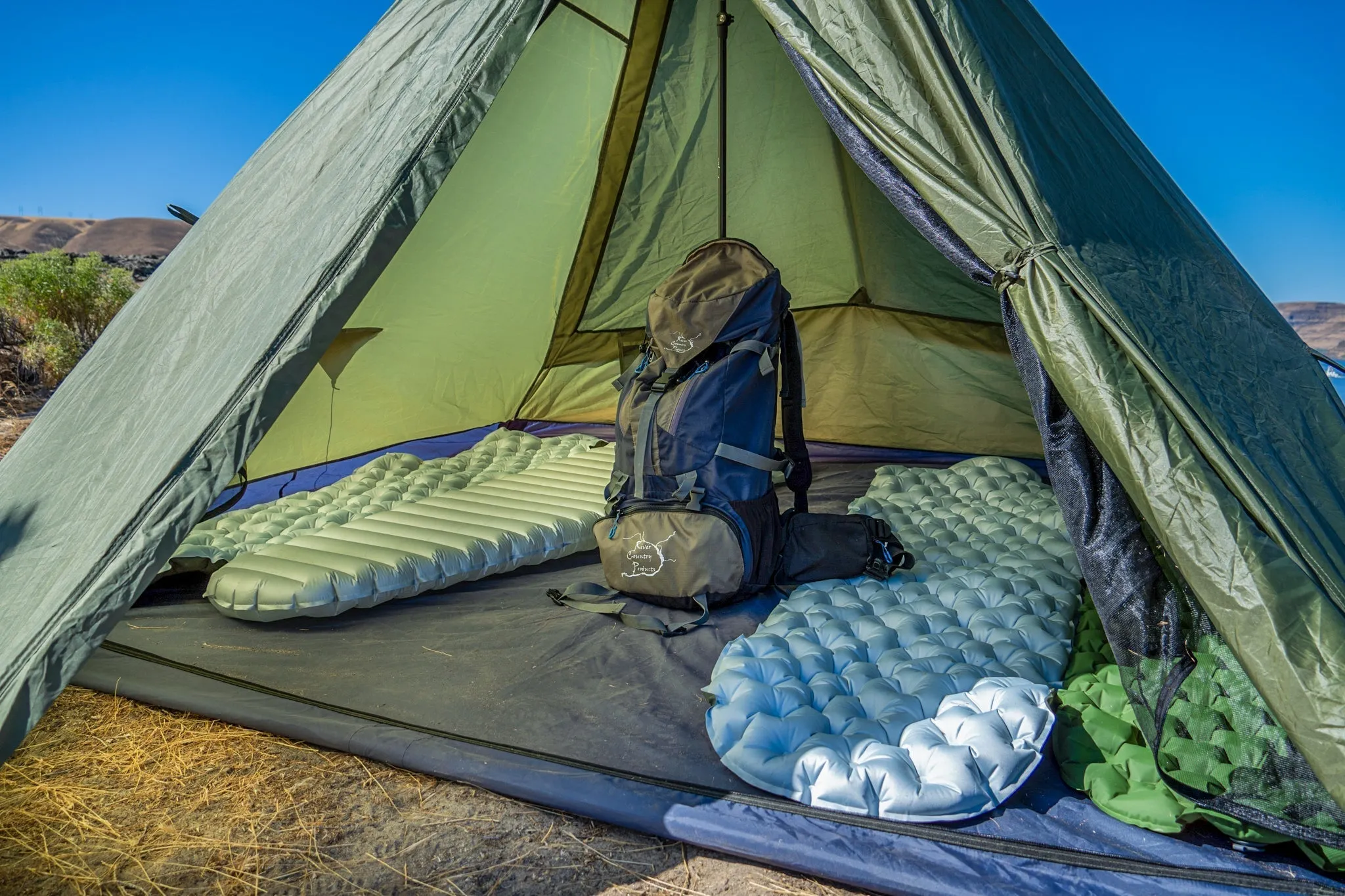 Trekker Tent 4 Family 4-Person Backpacking Tent