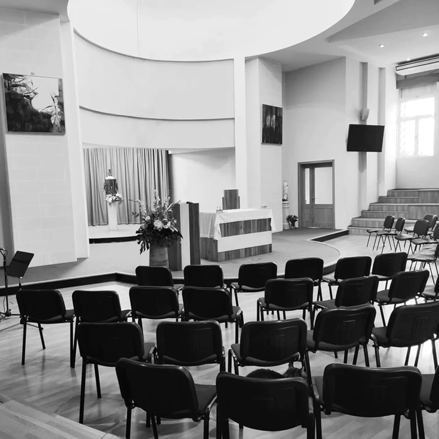 VINGLI Black Mesh Chairs - 10-Pack Stackable Armless Chairs for Office, Church, Conference & Meeting Rooms